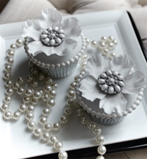 VINTAGE CAKES